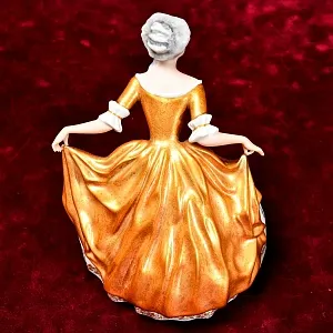 Редкость! Коллекционная Фарфоровая статуэтка «Девушка в золотом платье», ROSENTHAL, Германия - 1974 год.