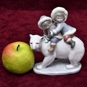 Коллекционная Фарфоровая статуэтка «Эскимосские наездники», Lladro Испания, 1986 - 2019 годы.