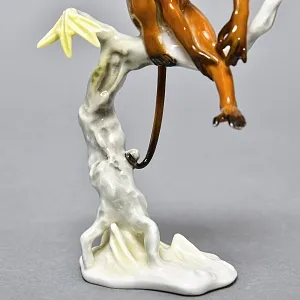 Коллекционная Фарфоровая статуэтка «Обезьяна на ветке», Hutschenreuther Германия.