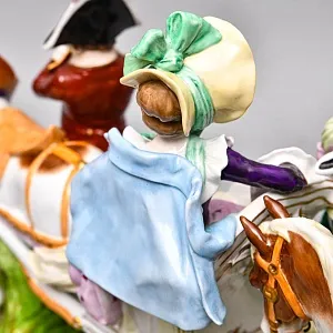 Большая Фарфоровая статуэтка «Дама в паланкине и Цветочница», Scheibe-Alsbach Германия, середина ХХ века.