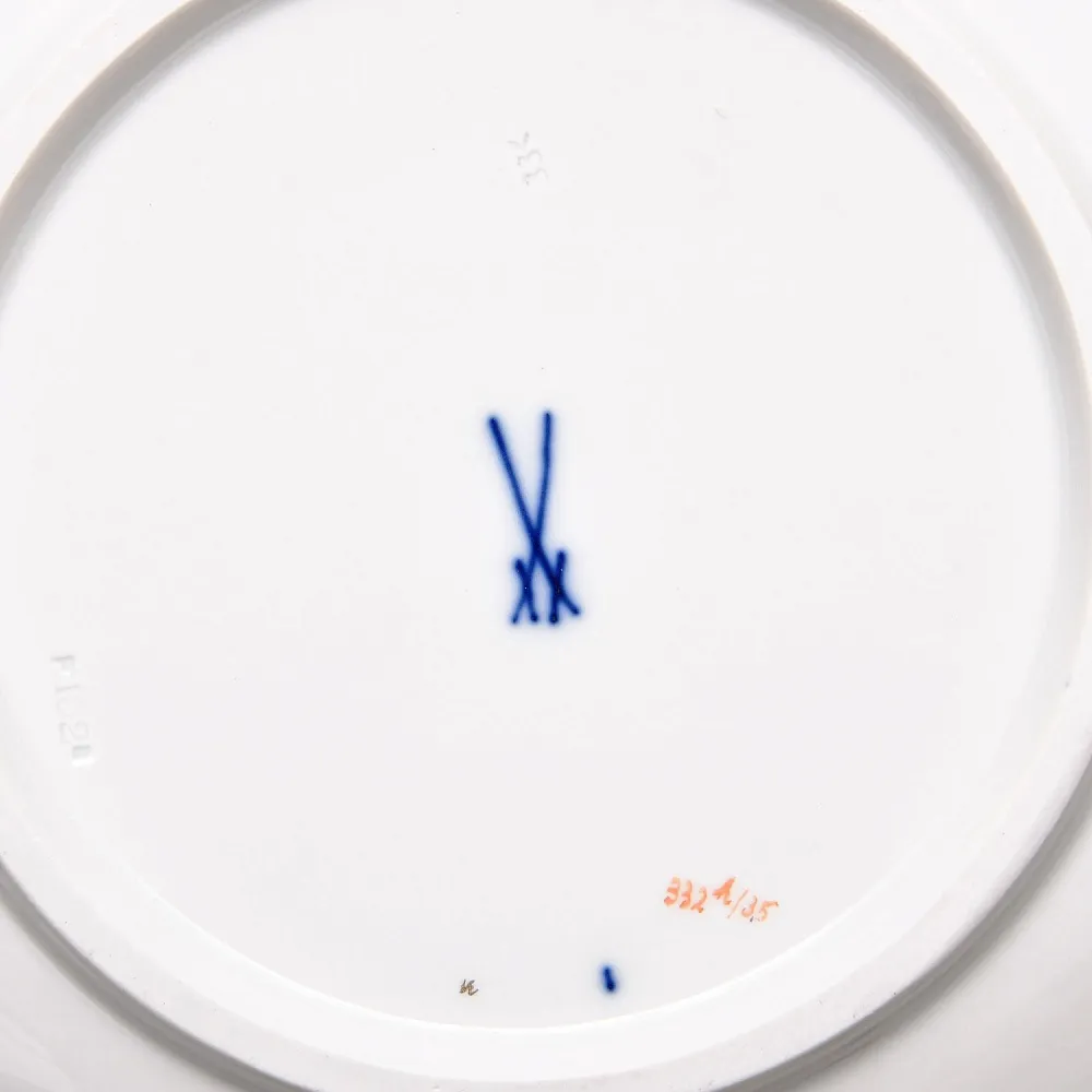 Коллекционное Фарфоровое Блюдо - Тарелка «Букет с маргариткой» Кобальт, MEISSEN Германия - 1955 год.