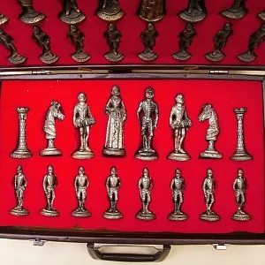 Редкость! Винтажные Коллекционные Оловянные «ШАХМАТЫ» в кожаном кейсе, Германия 60 гг.