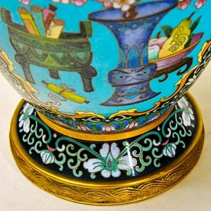 Редкость! Парные Вазы «Натюрморт с Вазами» в технике « Клуазоне» Китай начало ХХ века.