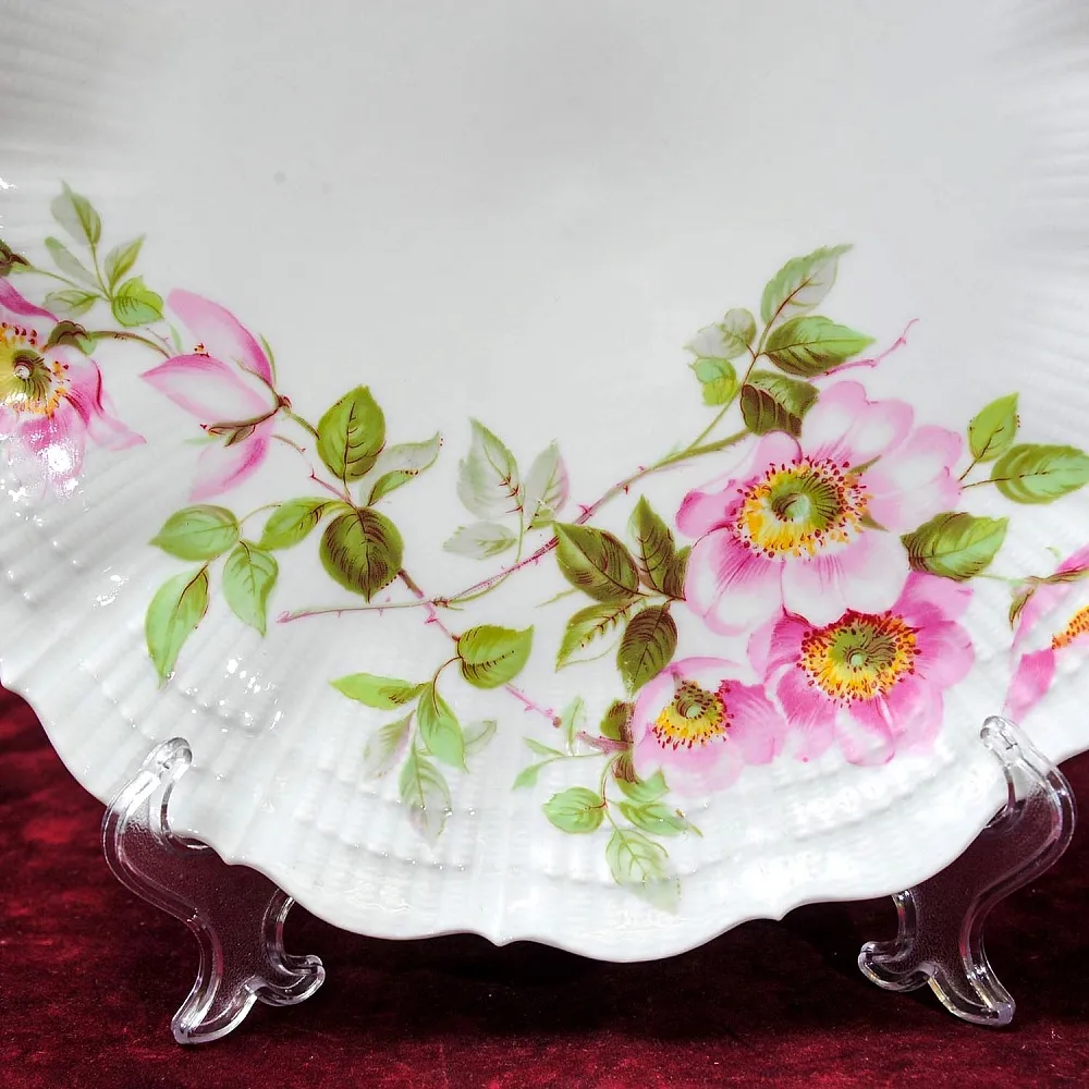 Фарфоровый Сервиз «Эгоист» - 5 предметов из серии «Шиповник», Limoges Франция -1979 год.