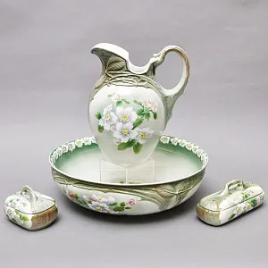 Фаянсовый Набор для Умывания «Яблоневый цвет», K&G Luneville Франция, 1900 - 1920 годы.