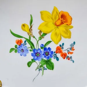 Антикварное Фарфоровое Блюдо - Тарелка «БУКЕТ С НАРЦИССОМ», MEISSEN Германия, первая половина ХХ века.