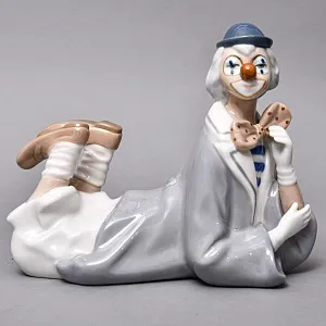 Коллекционная Фарфоровая статуэтка «Клоун в галстуке - бабочке», Casades Испания, вторая половина ХХ века.