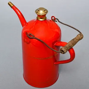 Антикварная Канистра для бензина - Эмалированный Бидон на 2 литра, Германия начало ХХ века.