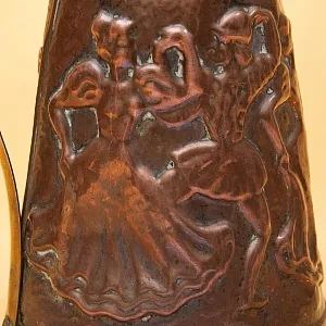 Небольшой Медно - Латунный Зольник «Дама с кавалером. Танцы», Бельгия середина ХХ века.