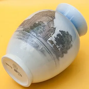 Редкость! Коллекционная  Фарфоровая Ваза «ЗАМОК», ROYAL COPENHAGEN, Дания - 1947 год.