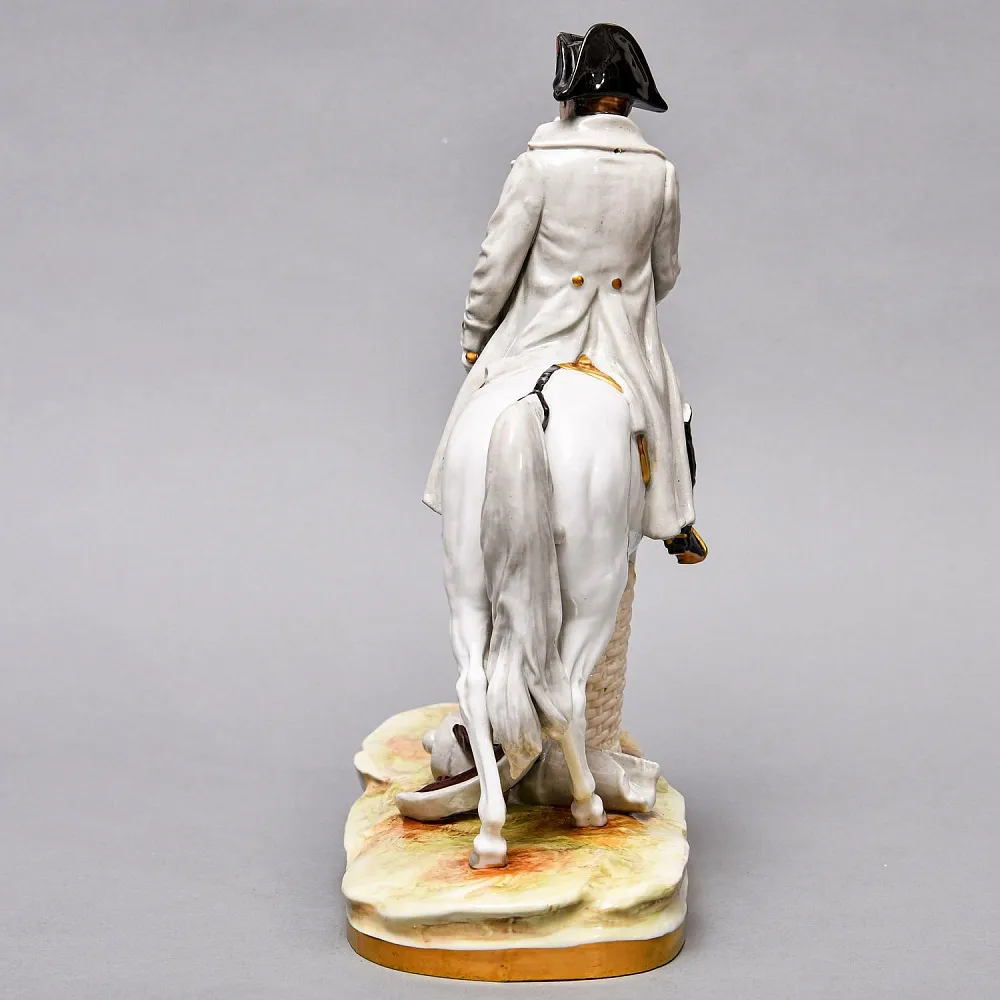Редкая Коллекционная статуэтка «Наполеон Бонапарт на коне», Фарфор Scheibe - Alsbach Германия.