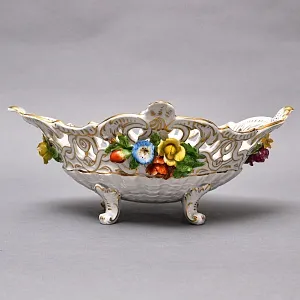 Фарфоровая Сухарница - Конфетница на ножках «Букет с розами», SP Dresden / Potschappel Германия.