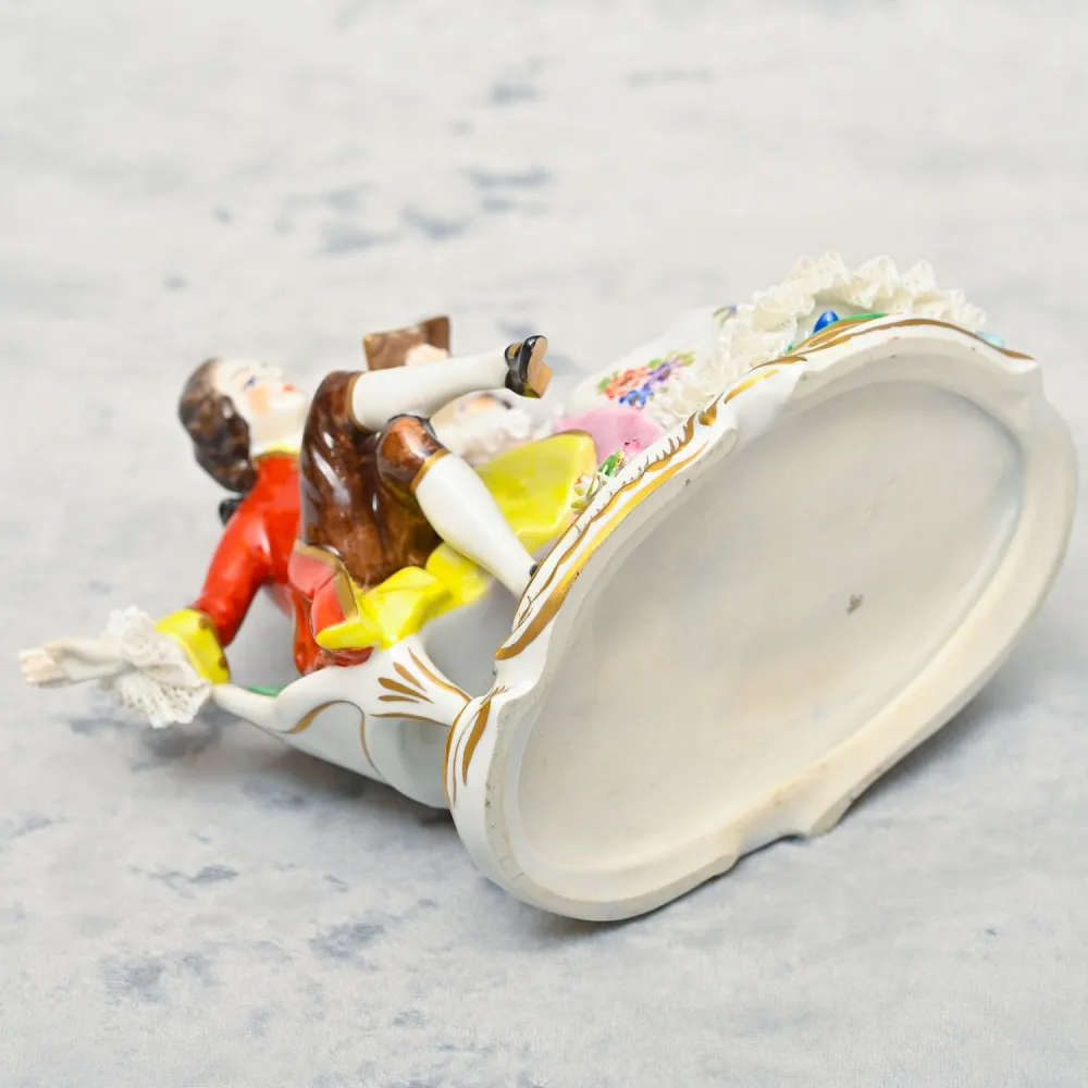 Редкость! Статуэтка «ЛЮБОВНЫЙ РОМАН», Кружевной Фарфор VOLKSTEDT, Германия - середина ХХ века.