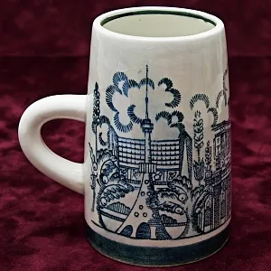 Большая Фаянсовая Агитационная Кружка «30 лет ВДНХ» ЗиК Конаково -1969 год.