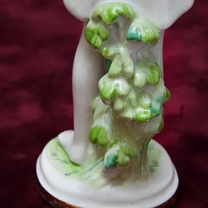 РЕДКОСТЬ!! Фарфоровая Статуэтка «Пионерка с голубями», ЛФЗ СССР - 1952 год.