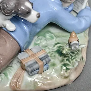 Коллекционная Фарфоровая статуэтка «Мальчик с собакой и птицей», Lladro Испания. 