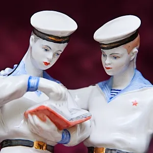 Знаковая Советская Фарфоровая Статуэтка «Нахимовцы» ЛФЗ СССР -1950-60 годы.