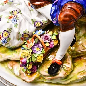 Антикварная Фарфоровая статуэтка «Влюбленные», VOLKSTEDTER Германия, конец ХIX - начало ХХ века.