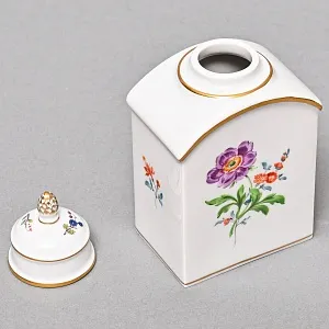 Фарфоровая Чайница с крышкой «BLUME», MEISSEN / МЕЙСЕН Германия, середина ХХ века.