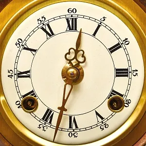 Большие Каминные Механические Фарфоровые Часы с боем «Букет из Роз», Franz Hermle & Sohn Германия 50 гг.