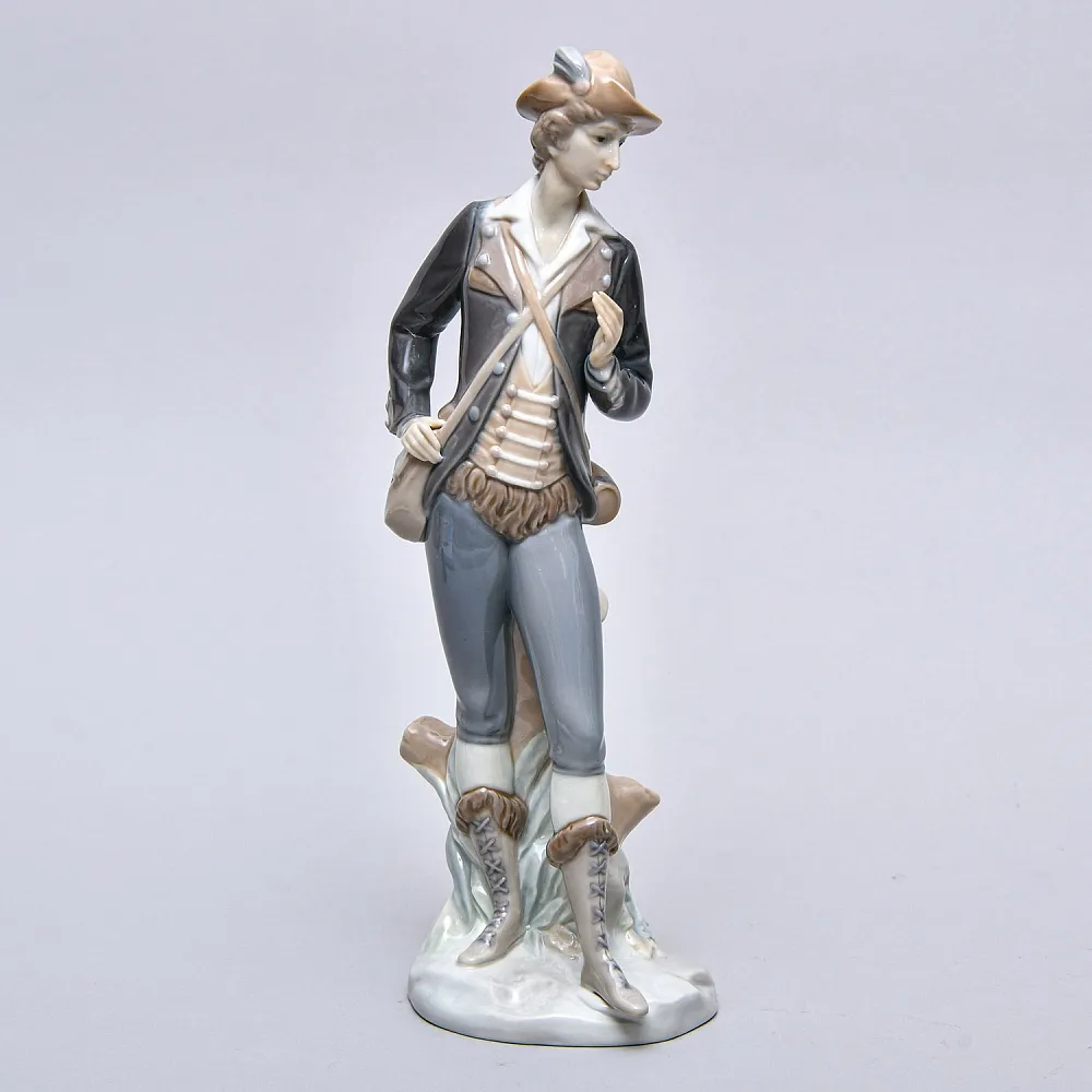 Винтажная Фарфоровая статуэтка «Сельский юноша. Охотник»,  Lladro Испания - 1969 год.