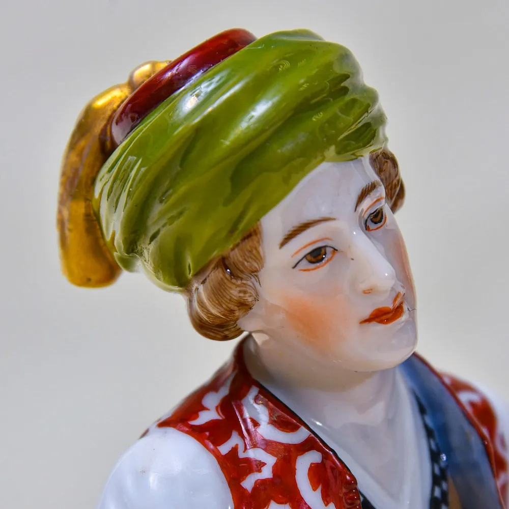 Антикварная Фарфоровая Статуэтка «Восточный музыкант», Edme Samson et Cie Франция 1880 -1930 годы.