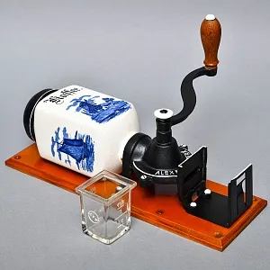 Редкая! Антикварная Настенная Ручная Механическая Кофемолка - Мельница, Alexanderwerk Германия.