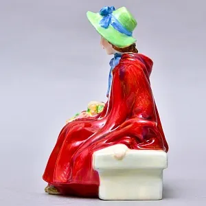 Авторская Фарфоровая статуэтка «Линда. Девочка с корзиной», Royal Doulton Англия, 1953 - 1976 годы.