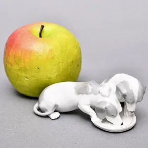  Антикварная Фарфоровая статуэтка «Два щенка», PirkenHammer Чехословакия, 1920 - 1938 годы. 