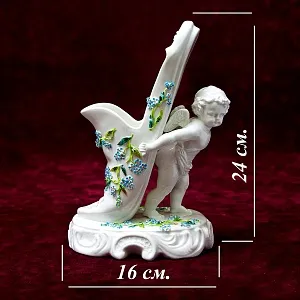 Антикварная Вазочка - Статуэтка «Путти с туфелькой», Фарфор SITZENDORF Германия 1880-1900 годы.