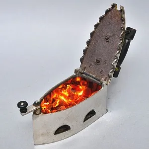 Старинный Никелированный Угольный Чугунный Утюг Германия начало ХХ века.