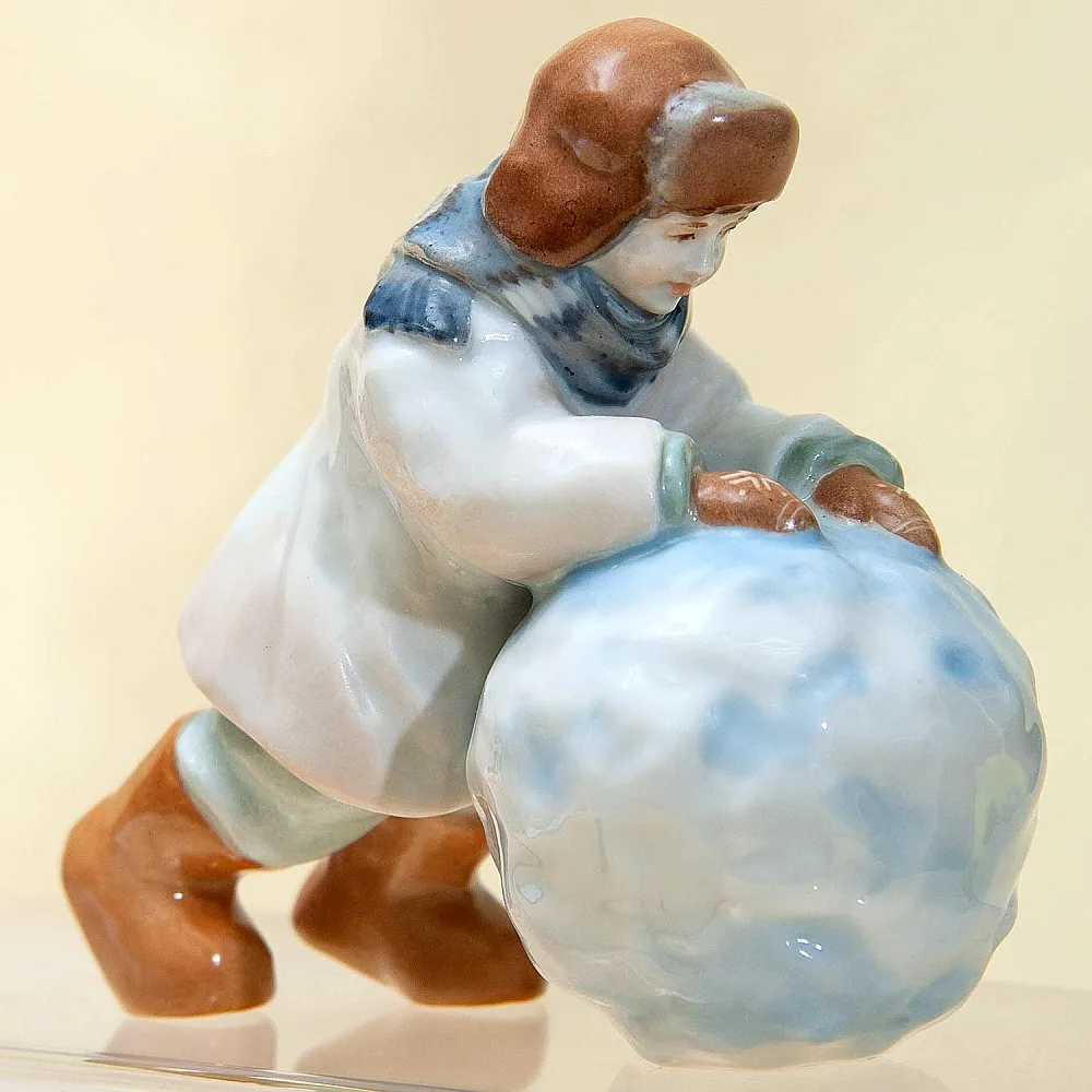 Авторская Коллекционная Фарфоровая Статуэтка «Снежный Ком», Дулёво Россия.