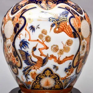 Коллекционный Вазон - Ваза с крышкой на подставке из серии «Yokohama» H - 29 см., Фарфор KAISER, Германия.