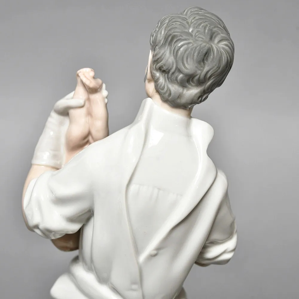 Редкая! Большая Коллекционная Фарфоровая Статуэтка «Врач Акушер» Lladro, Испания -1971 год.