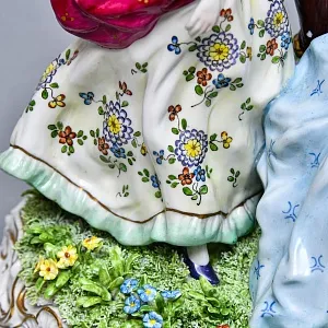 Коллекционная Фарфоровая статуэтка «ГАЛАНТНАЯ ПРОГУЛКА», Scheibe-Alsbach Германия, середина ХХ века. 