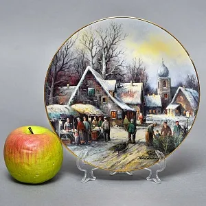 Коллекционная тарелка «Рождественская ярмарка в деревне», Фарфор Tirschenreuth Германия, 1992 год. 