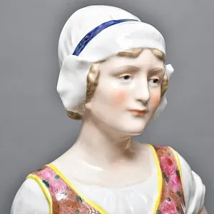 Большая! Коллекционная Фарфоровая статуэтка «Крестьянка с серпом и колосьями», Karl Ens Германия.