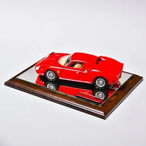 Коллекционная Металлическая Модель «Автомобиль - Красный Ferrari 250» Германия.