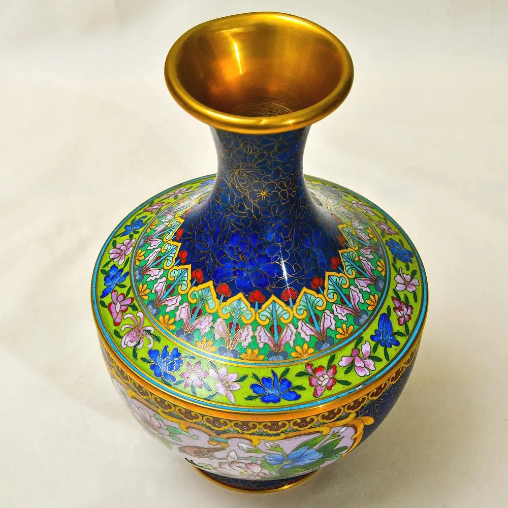 Редкость! Парные Вазы «Птицы в цветущем саду» в технике «Клуазоне» Китай начало ХХ века.