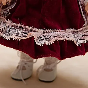 Коллекционная фарфоровая кукла №9 Бельгия Н - 27 см.