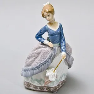 Винтажная Фарфоровая статуэтка "Девочка с зонтиком. Эвита", Lladro Испания - 1983 год.