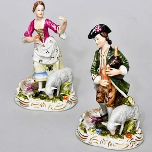 Коллекционные Парные Фарфоровые статуэтки «Пастух и Пастушка. Игра на волынке», Karl Klette Германия.