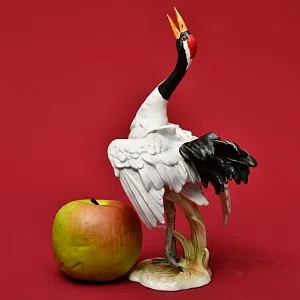 Коллекционная Фарфоровая статуэтка "Птица - ЖУРАВЛЬ", Goebel Германия, вторая половина ХХ века.