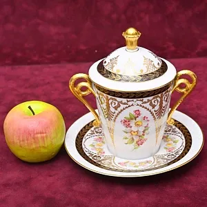 Фарфоровая Бисквитница с блюдцем  - Баночка с крышкой, Kaiser Германия,  1956-1960 годы.