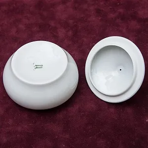 Шкатулка - Бонбоньерка из серии «JILIS» Фарфор Лимож Limoges Франция -70 гг.