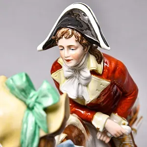 Большая Фарфоровая статуэтка «Дама в паланкине и Цветочница», Scheibe-Alsbach Германия, середина ХХ века.