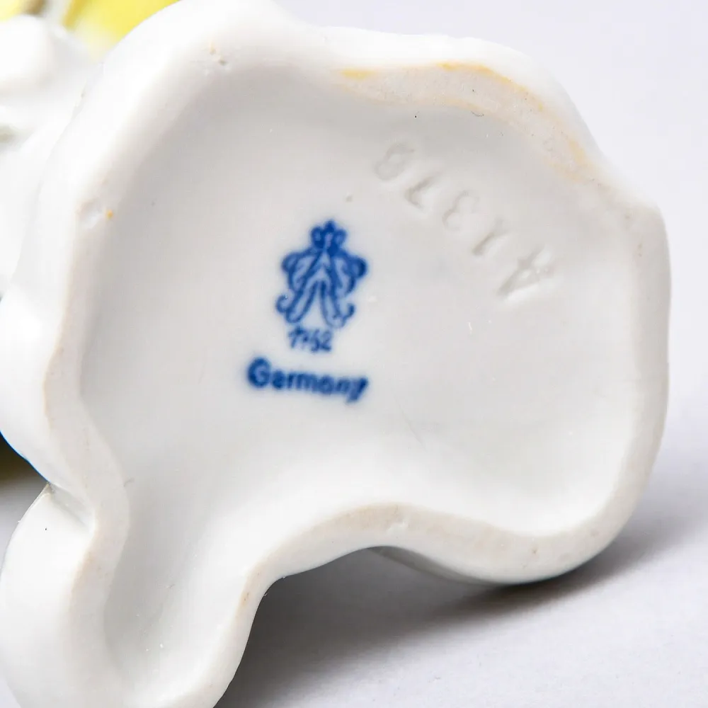 Коллекционная Фарфоровая статуэтка «Птица. Синица», VOLKSTEDTER Германия, середина ХХ века.