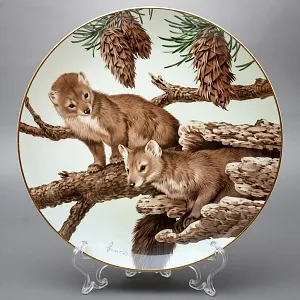 Коллекционная Тарелка «Лесной Год, ФЕВРАЛЬ. Куницы» Фарфор, Англия -1982 год.