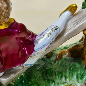 Коллекционная Фарфоровая Статуэтка «Дети на Качелях», Германия, вторая половина ХХ века.