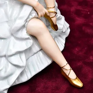 Коллекционная статуэтка «Балерина, завязывающая пуанту», Фарфор WALLENDORF, Германия.